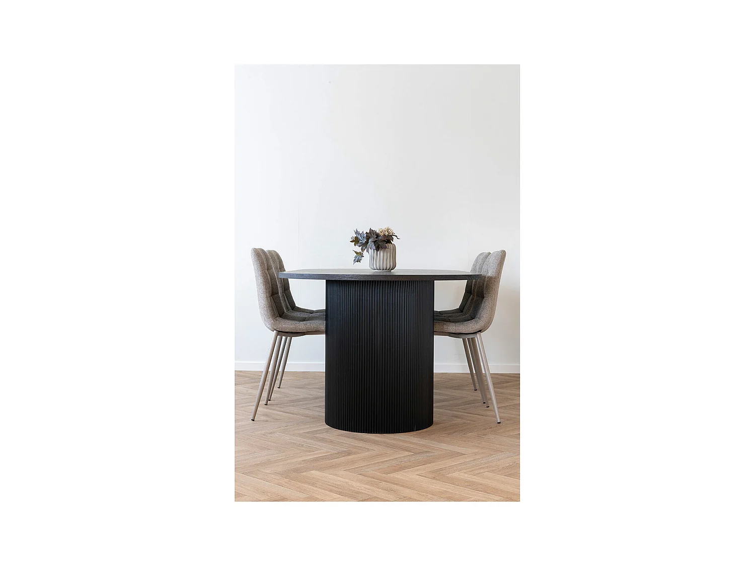 Chaves pot de fleurs gris.