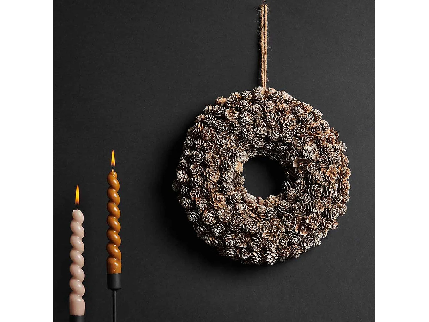 Couronne mini pommes de pin Ø 30 cm