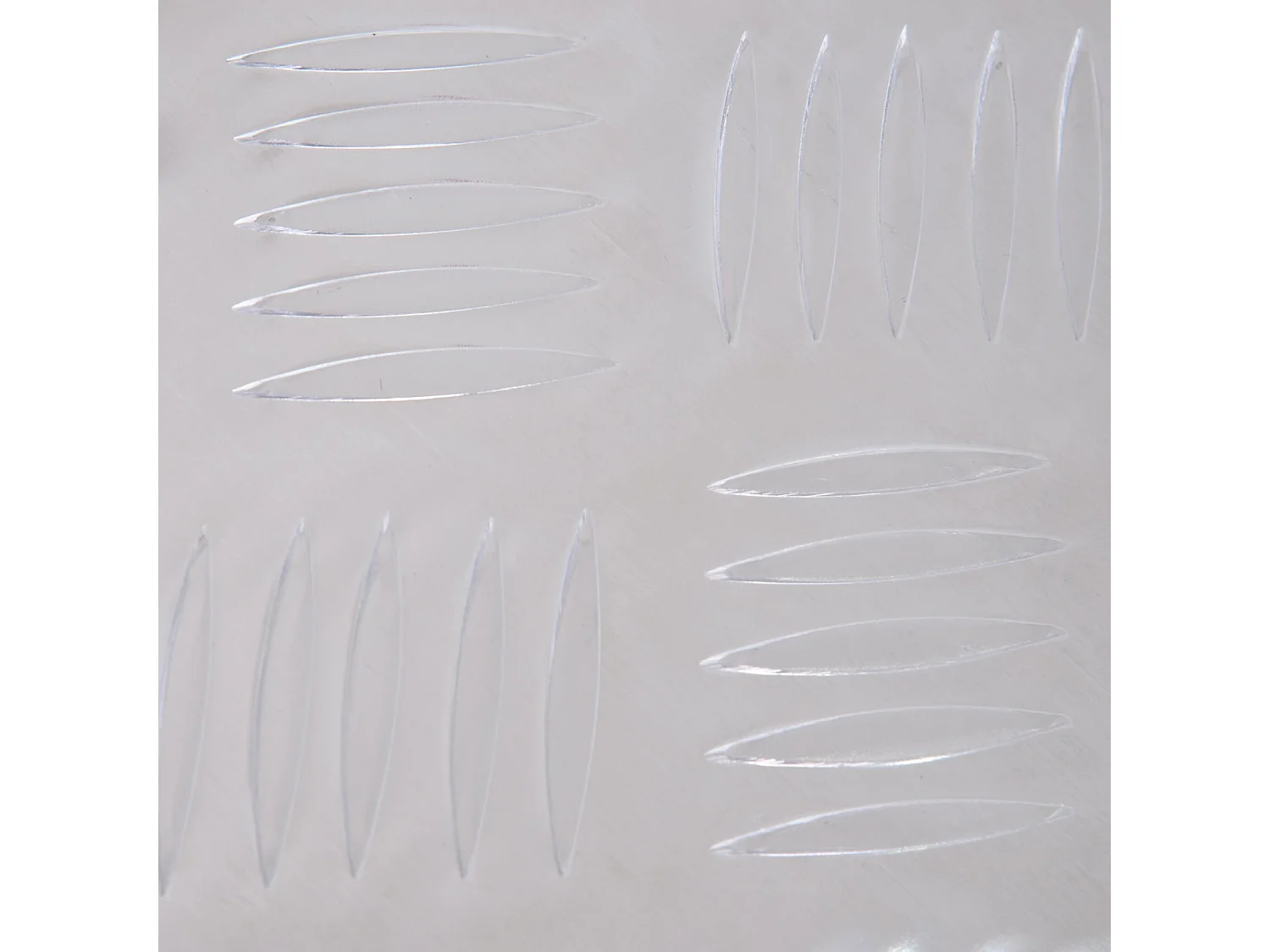 Caixa de Ferramentas em Alumínio com Tampa Abatível e Fecho com Chave - Portátil e Resistente 76x33x25 cm