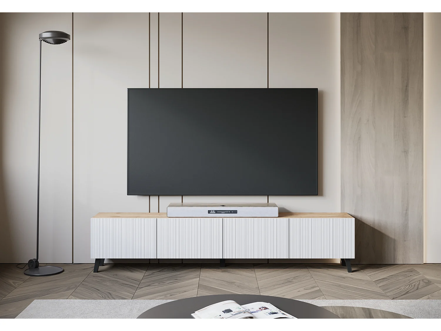 Meuble TV moderne 190 cm artisan sur pieds pour salon, façades MDF blanches rainurées, 4 abattants