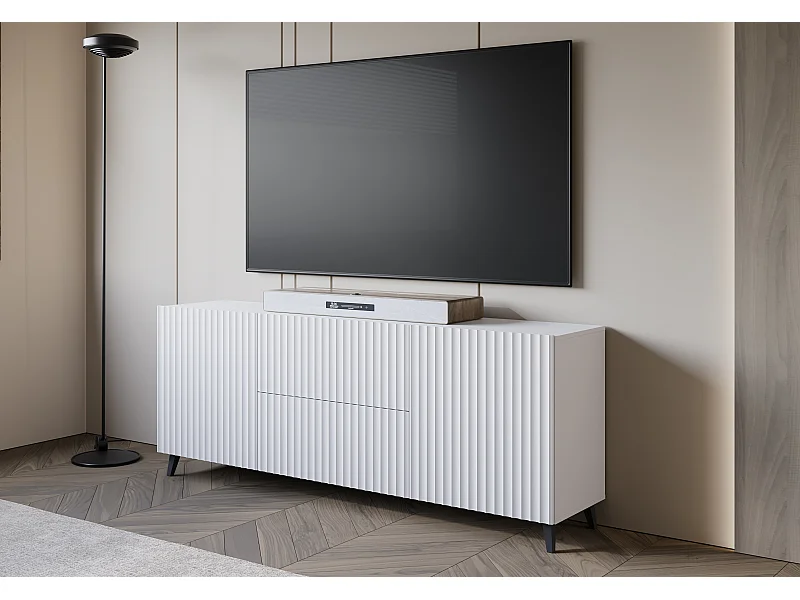 Meuble TV moderne bas 180 cm blanc, lowboard avec façades rainurées, 2 tiroirs et 2 armoires latérales
