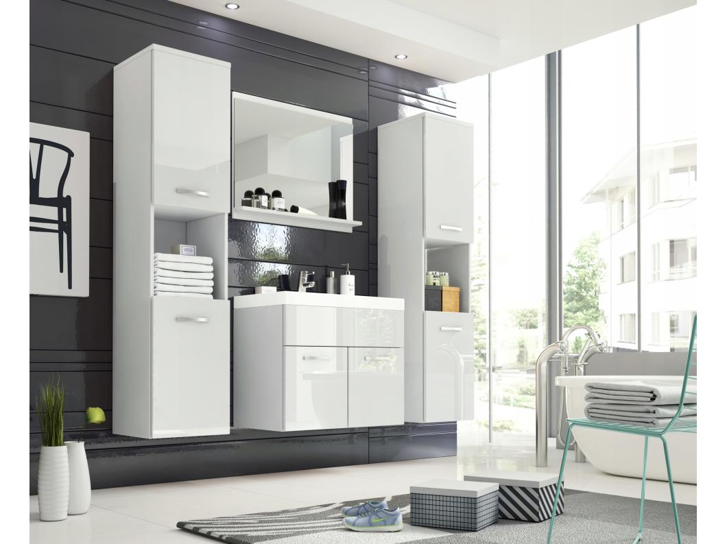 Badkamer met wastafel – set: kast + 2x kolomkast + spiegel