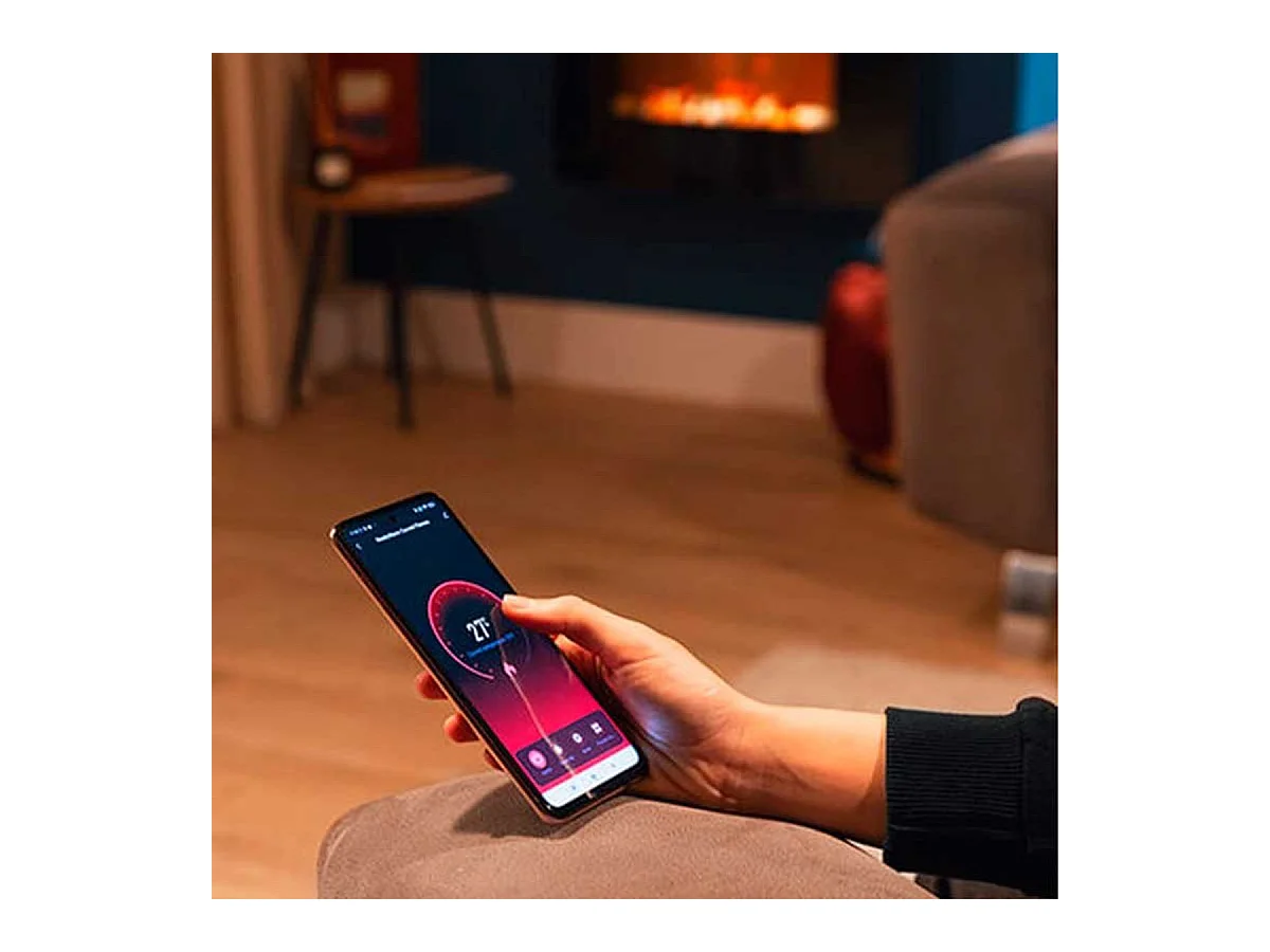 Chimenea eléctrica decorativa Ready Warm 2650 Curved Flames Connected Cecotec 2000W control vía App