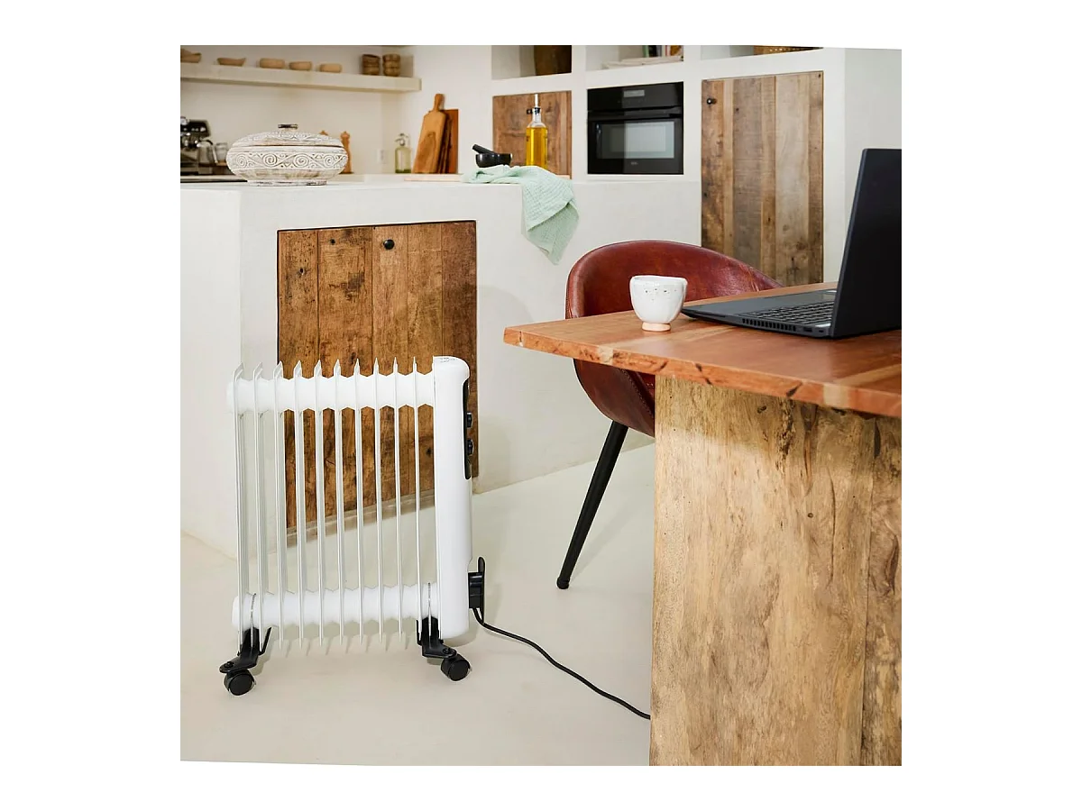 Radiador de aceite Tristar KA-5183 2500W 13 elementos con ruedas blanco