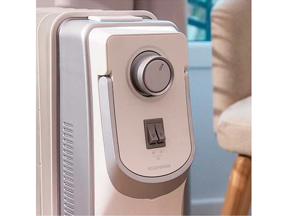 Radiador de aceite Ready Warm 7000 Space 360º Cecotec 7 módulos 1500W con ruedas blanco