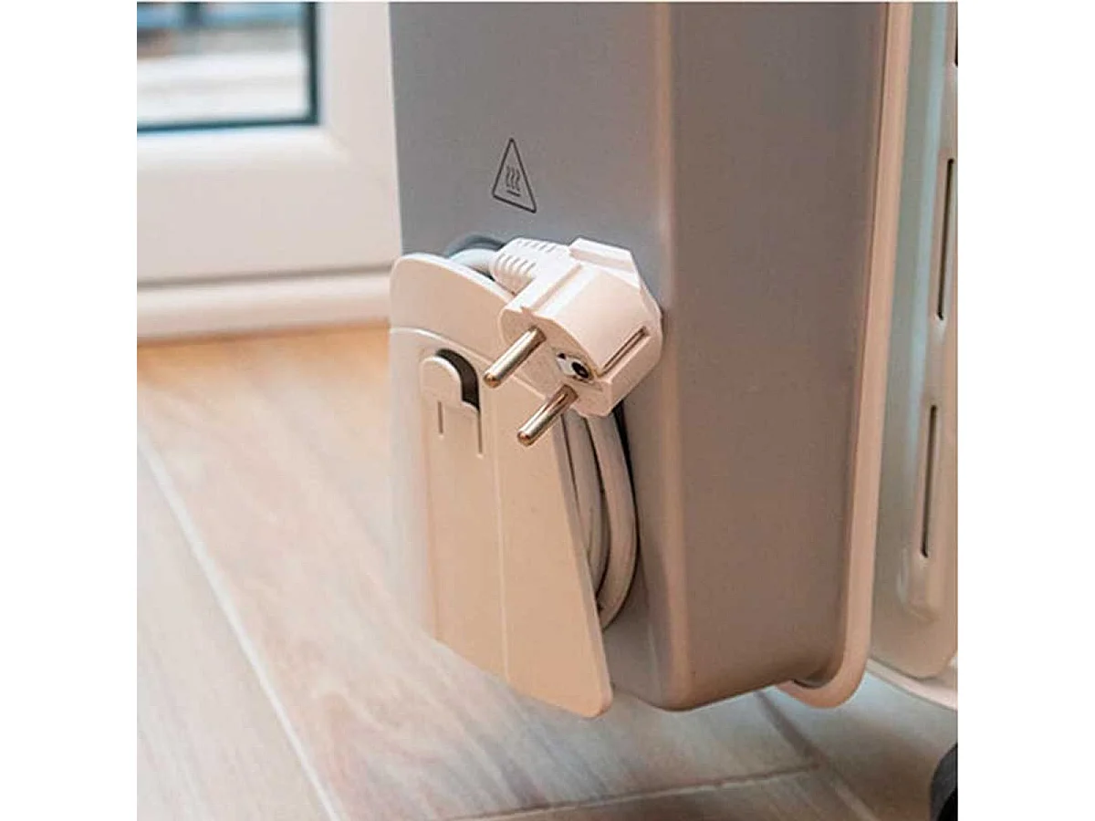 Radiador de aceite Ready Warm 7000 Space 360º Cecotec 7 módulos 1500W con ruedas blanco