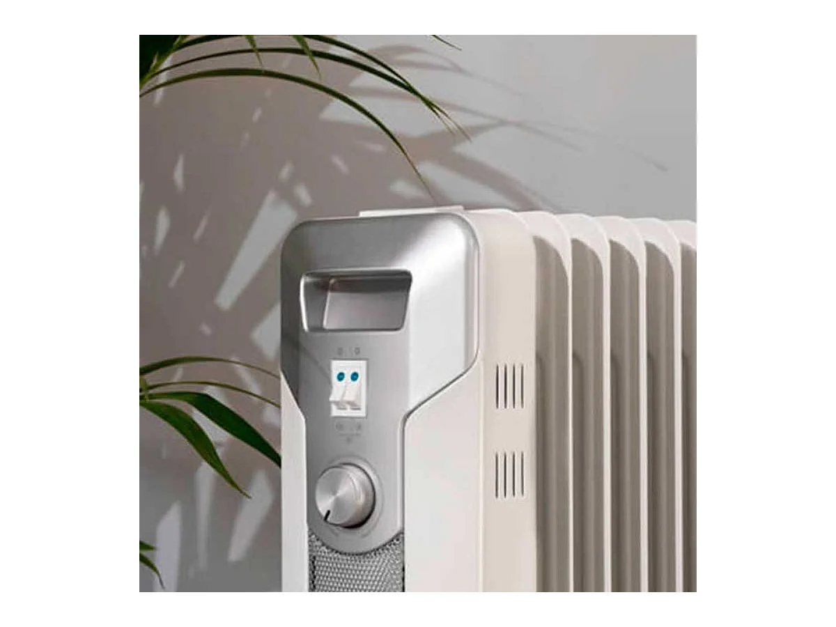 Radiador de aceite Ready Warm 9000 Space Cecotec 2000W 9 módulos con ruedas blanco