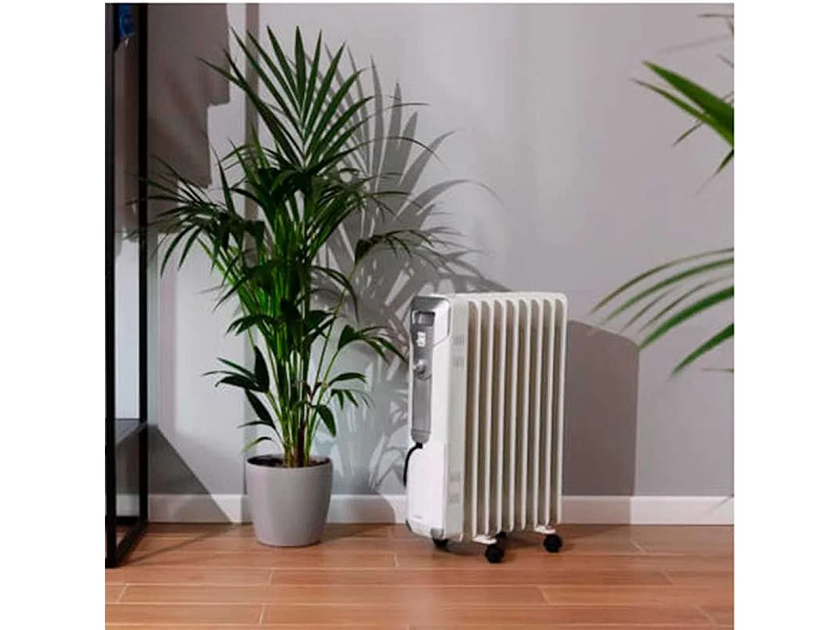 Radiador de aceite Ready Warm 9000 Space Cecotec 2000W 9 módulos con ruedas blanco