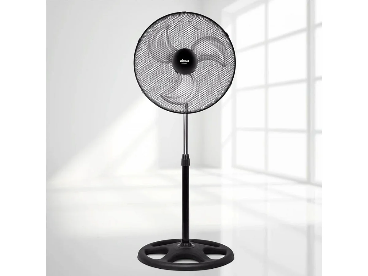Ventilador de pie Ufesa Ottawa 70W 3 aspas negro Ø45 cm