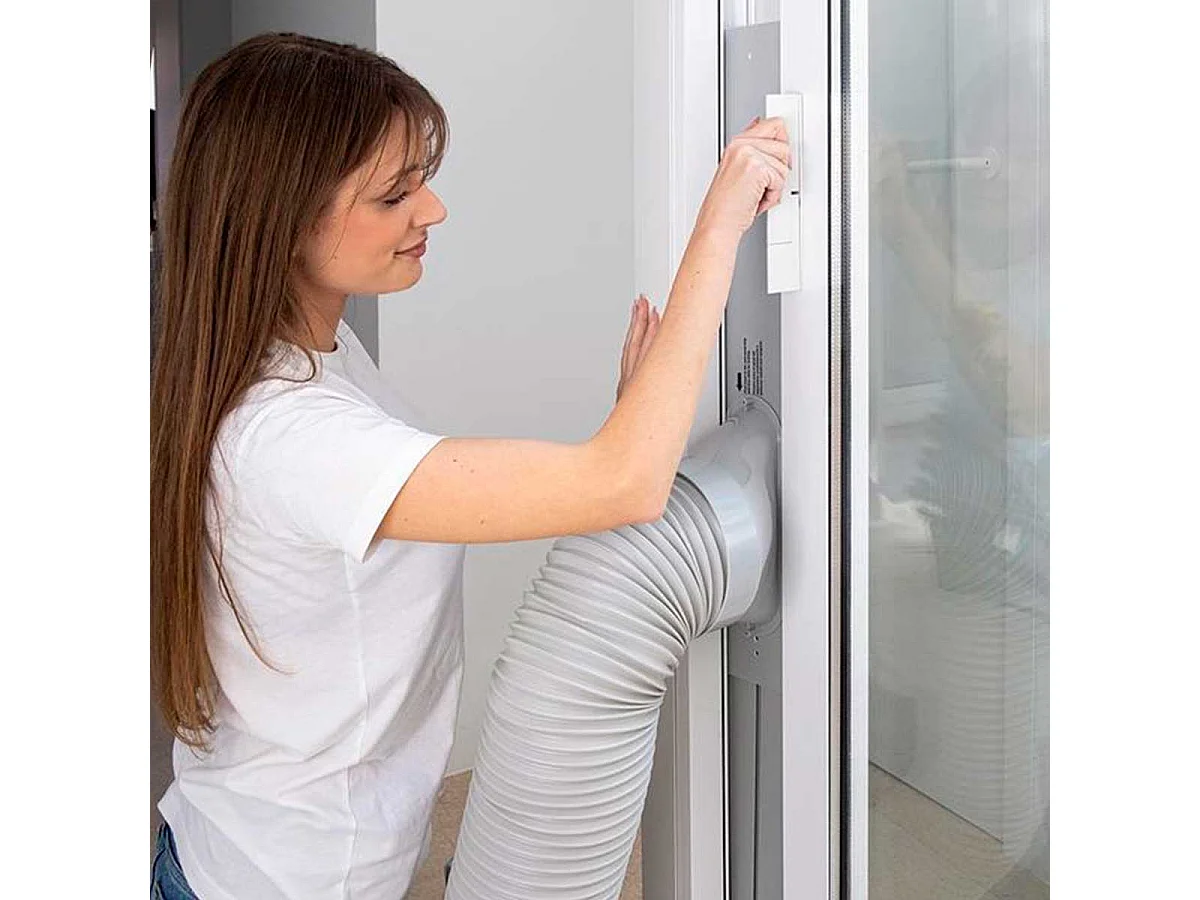 Aire acondicionado portátil Cecotec ForceClima 9400 Soundless Heating con mando 1010W 9000btu A blanco/inox