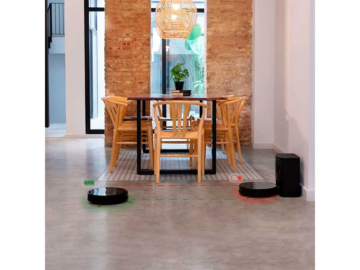 Robot aspirador Cecotec Conga 2499 Ultra Home Titanium 2100Pa 4 en 1 conexión WiFi con accesorios negro
