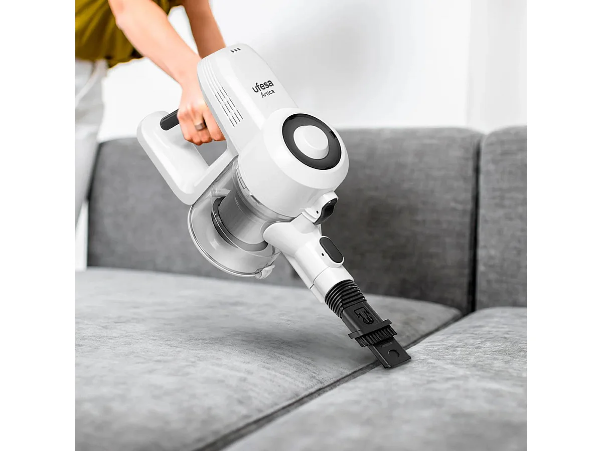 Aspirador escoba Ufesa Ártica 13500W 2 velocidades blanco/negro