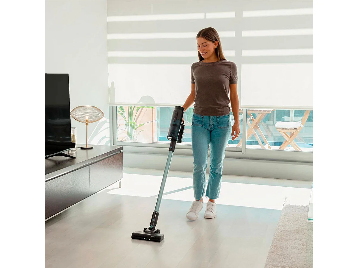 Cecotec 08422 Aspirapolvere Senza Filo Senza Sacchetto Nero