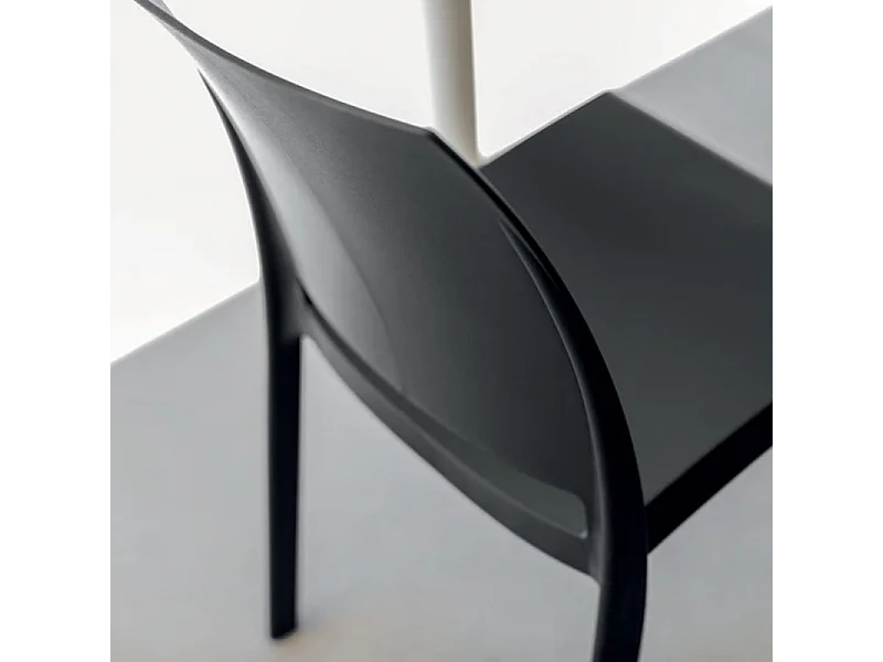 Cadeira empilhável de resina fabricada na Itália design para ambientes internos e externos SOFIA Sage Green 4 unidades