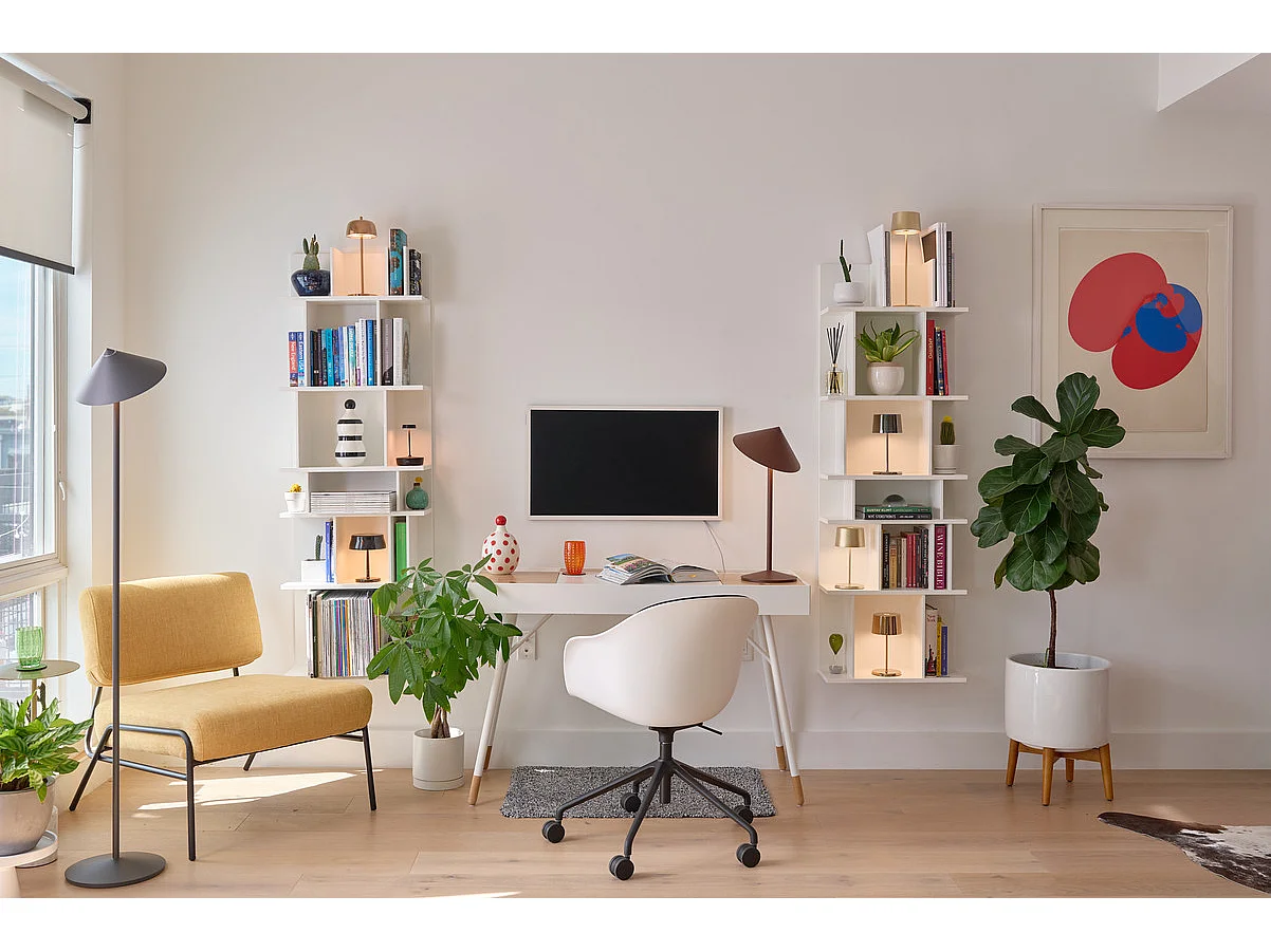 Lampe de table LED rechargeable Zafferano Pina L Desk titane, 6W, IP65, variateur tactile, tête magnétique, intérieur/extérieur
