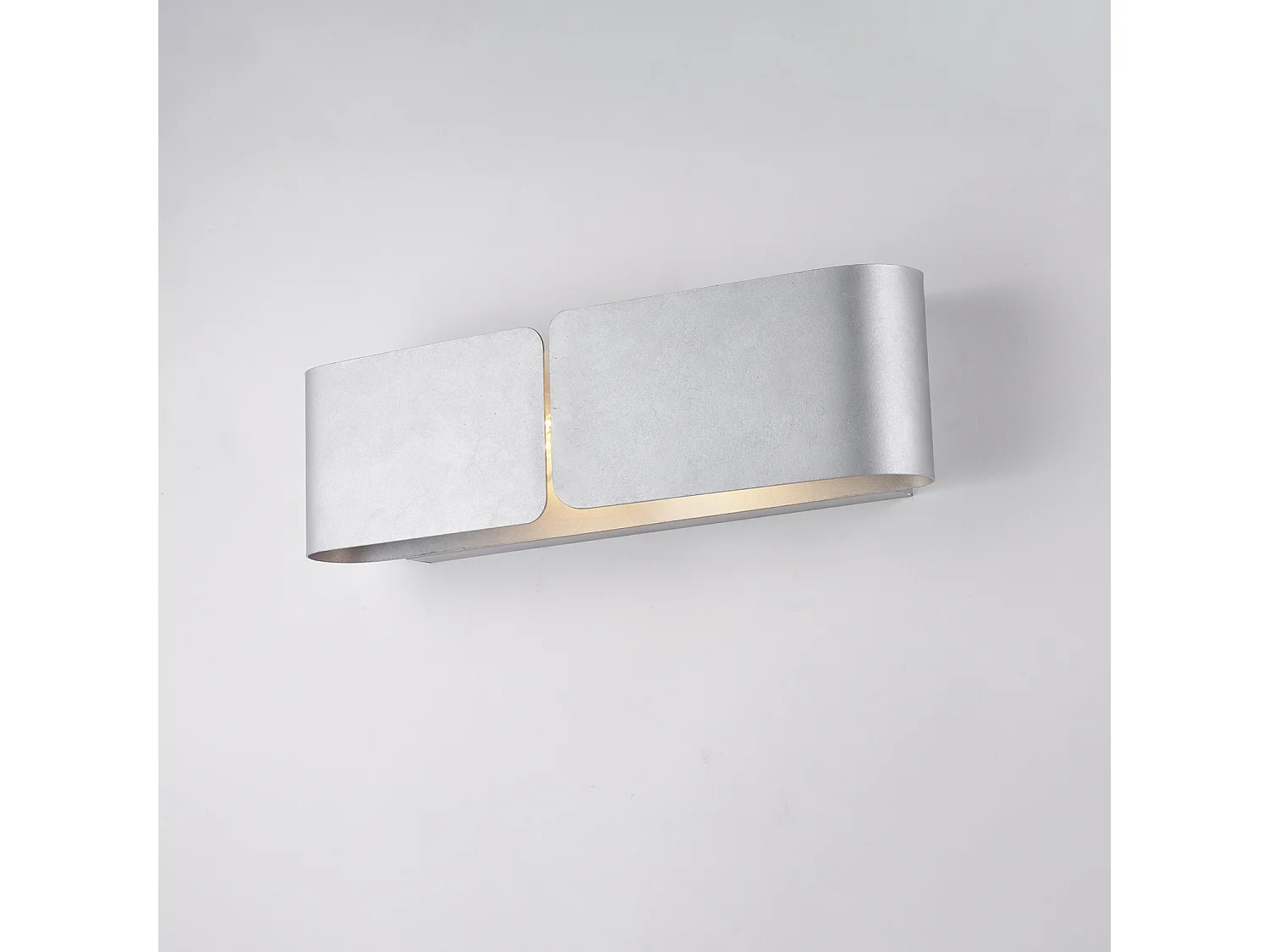 Hug Applique avec diffuseur découpé laser en fer laqué blanc décor argent antique 2 lumières .45 P.10 BL316-AP2-ARG