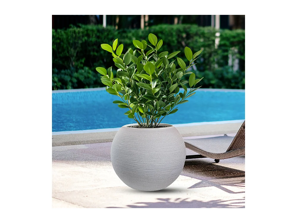 Divina Garden -  Harzvase für Pflanzen im Innen- und Außenbereich, runde Designkugel, D.40x33h, Botticelli Beige