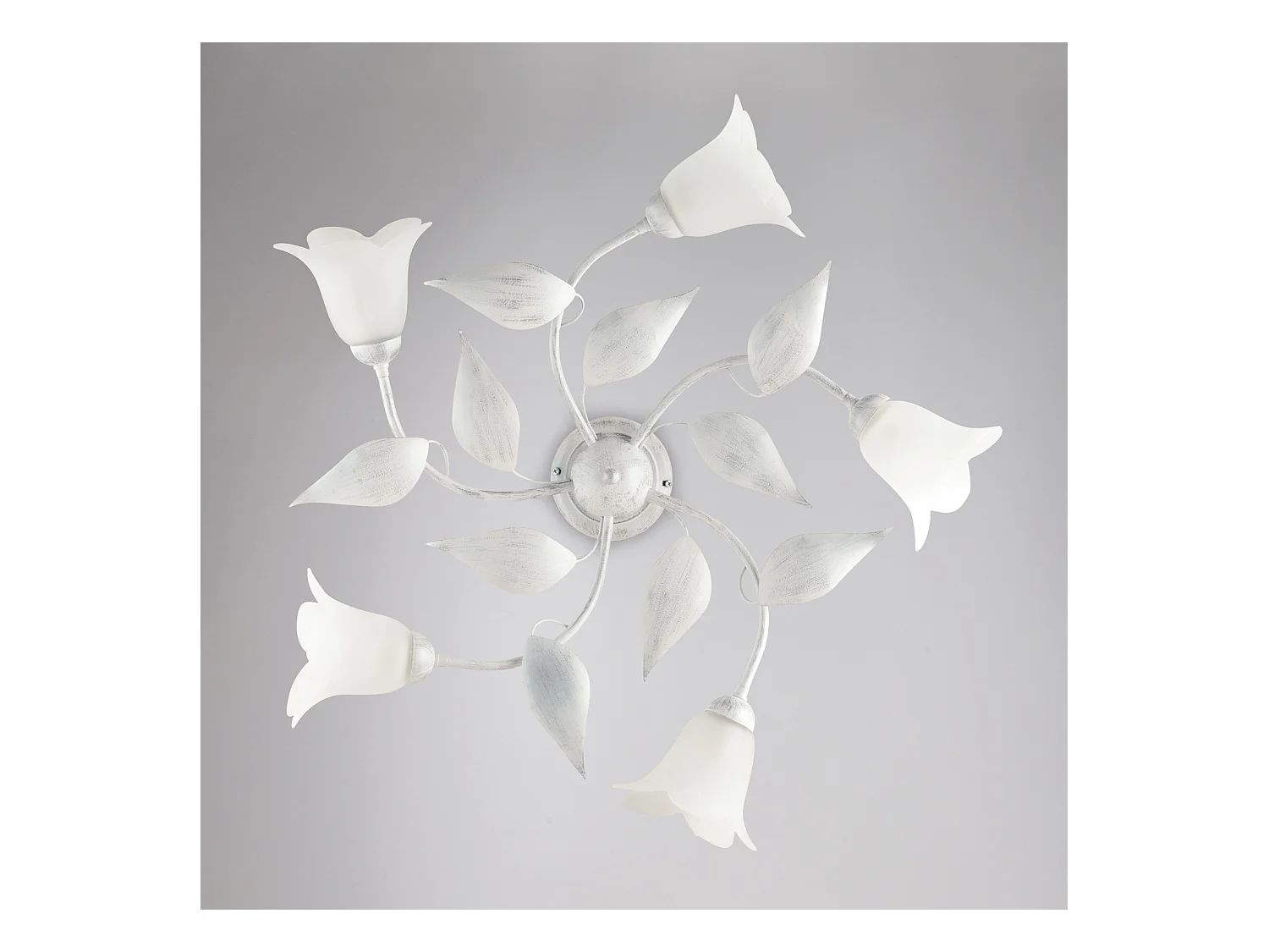 Plafonnier Olga fer blanc, déco argent antique, verre albâtre d.14, 5 lumières d.70 cm lumière diffuse élégante