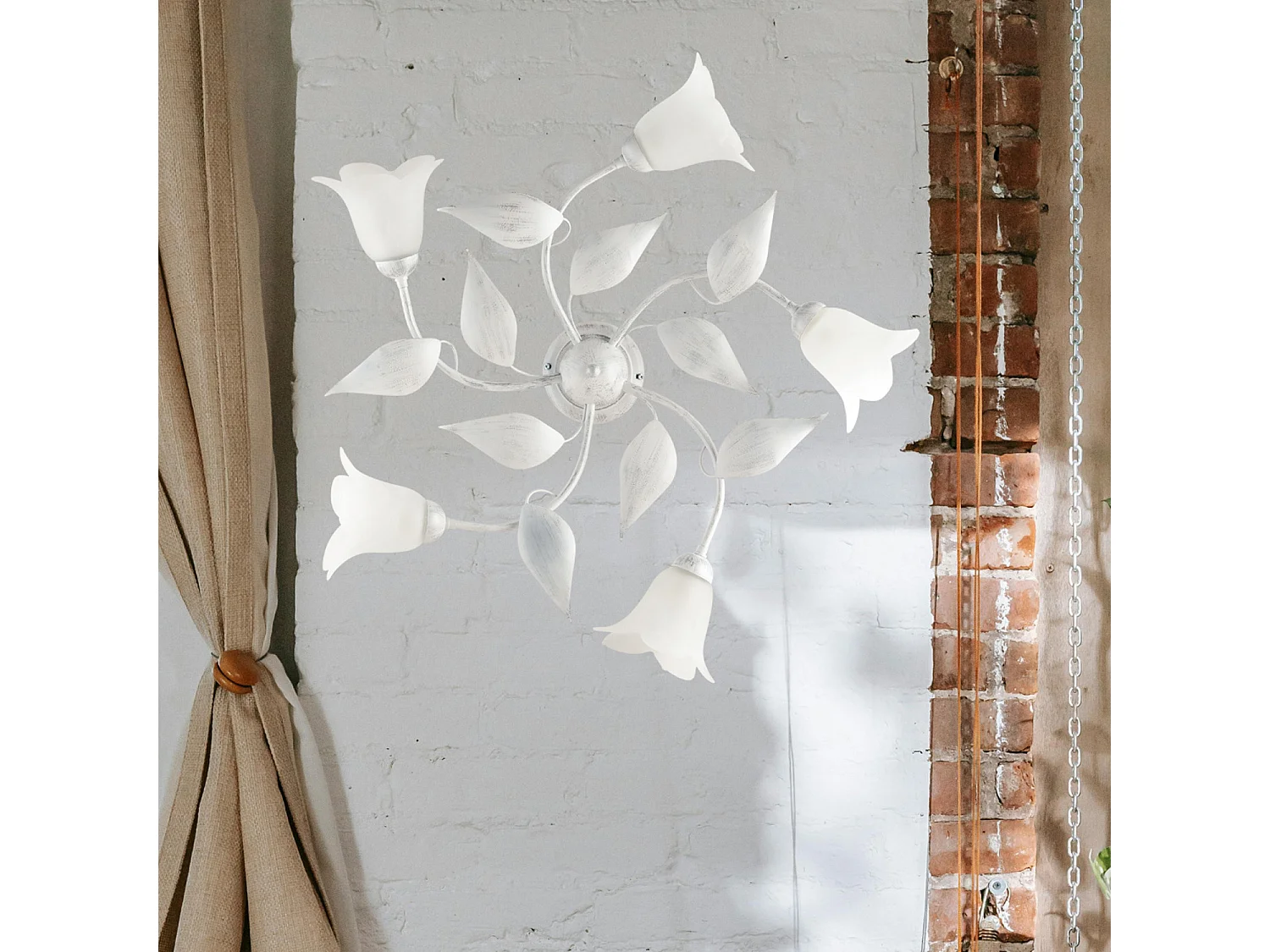 Plafonnier Olga fer blanc, déco argent antique, verre albâtre d.14, 5 lumières d.70 cm lumière diffuse élégante