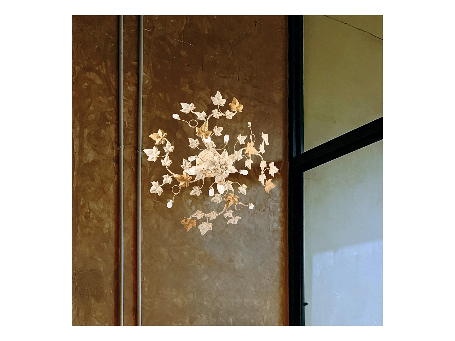 Edera – Deckenleuchte aus elfenbeinfarben lackiertem Eisen mit antikem Golddekor und Kristall-Strasssteinen, 4 Lichter, H.22 – Ø60 – BL50-PL4-AV