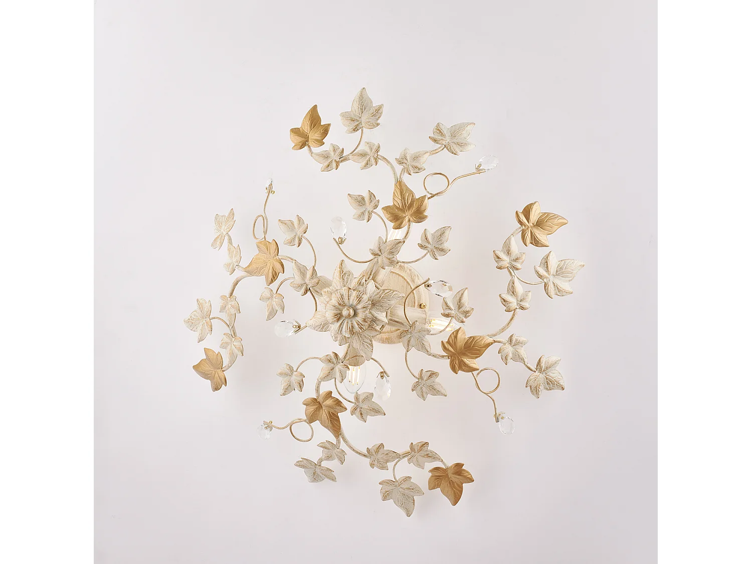 Edera Plafonnier en fer laqué ivoire décor or antique et strass cristal 4 lumières H.22 d.60 BL50-PL4-AV