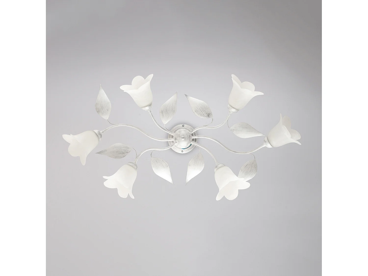 Plafonnier Olga fer blanc, déco argent antique, verre albâtre d.14, 6 lumières 70x52 cm déco sobre et chic