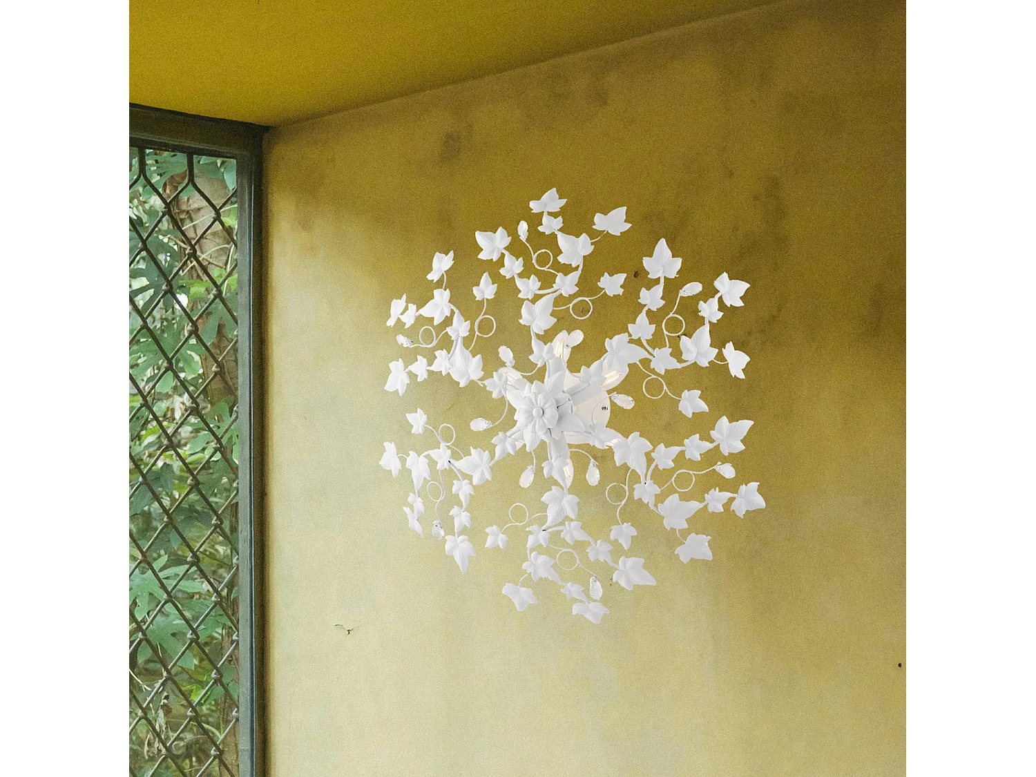 Edera Plafonnier en fer laqué blanc décoration effet shabby chic et strass cristal 6 lumières H.22 d.80 BL50-PL6-BCO