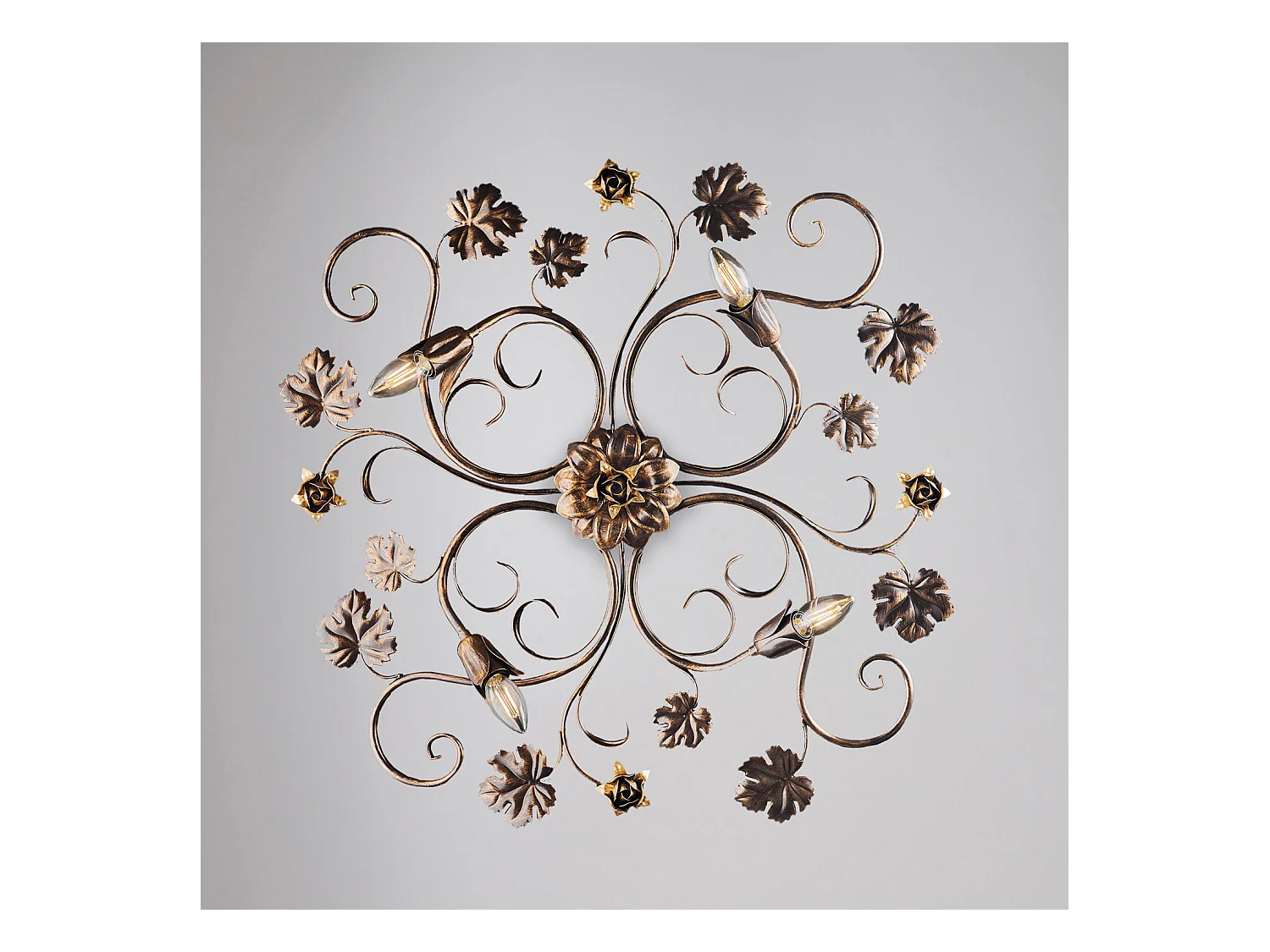 Iris Plafonnier en fer laqué marron décor or antique 4 lumières H.17 d.76 BL169-PL4-BR