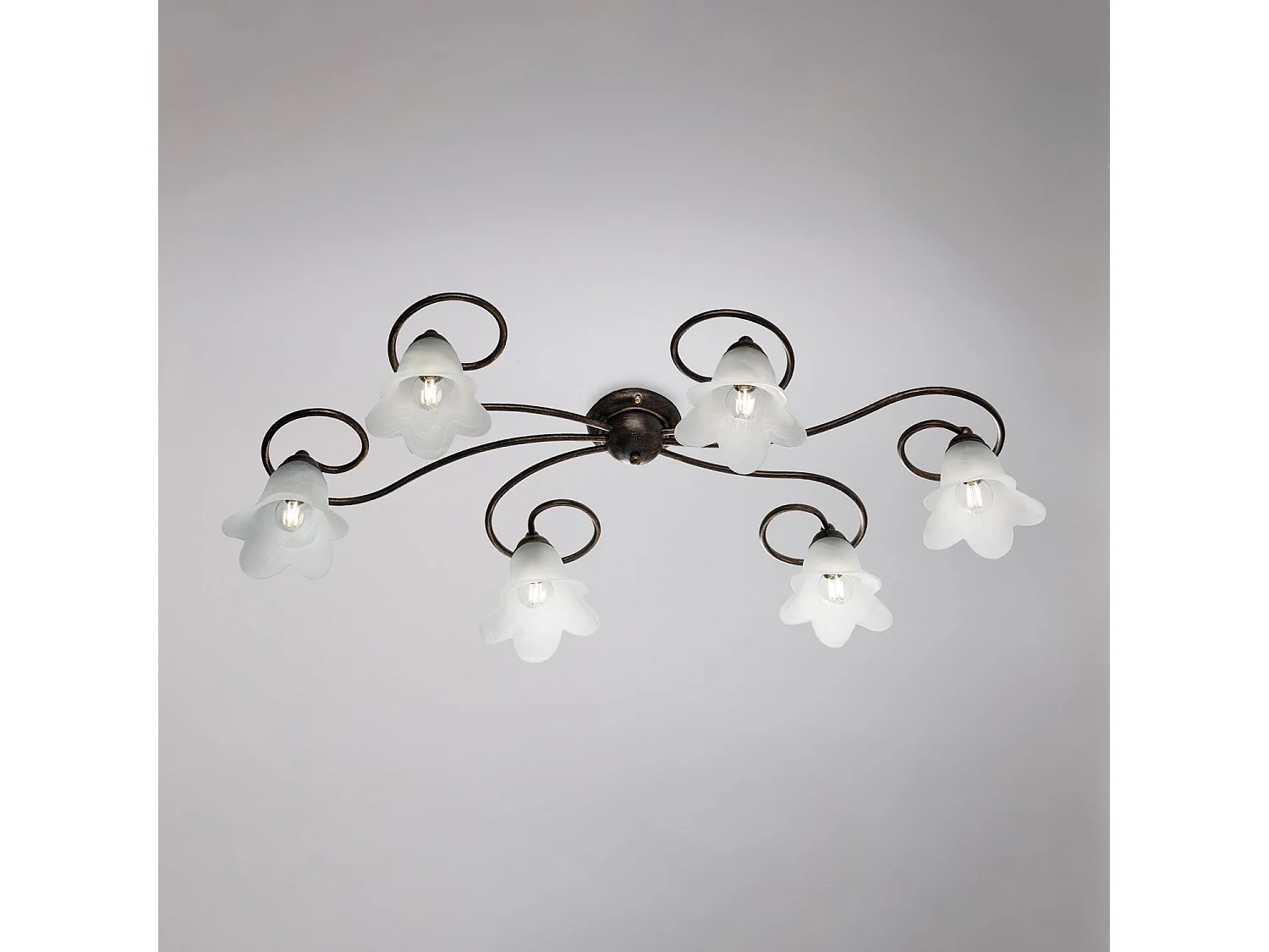 Alice Plafoniera in ferro laccato marrone con decoraz. oro antico e diffusori in vetro d. 14 alabastro bianchi 6 luci L. 99 X 50