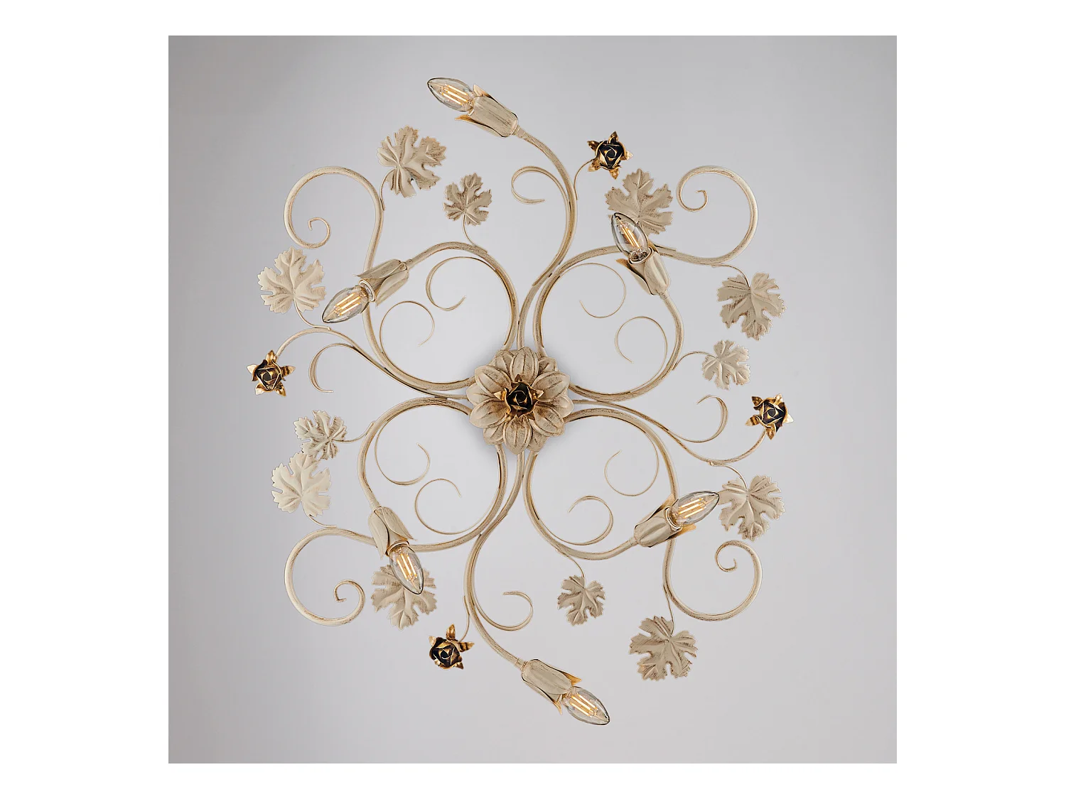 Iris - Lámpara de techo en hierro lacado marfil con decoración. Lámpara de techo dorada antigua de 6 luces - Ø79 x 67 - BL169-PL6-AV