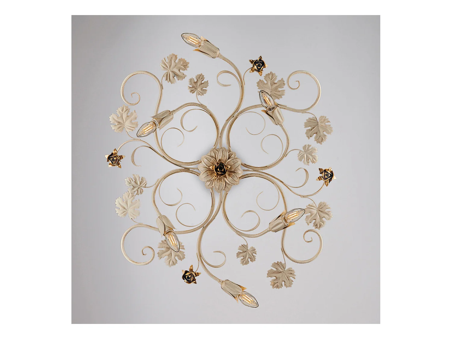Iris - Lámpara de techo en hierro lacado marfil con decoración. Lámpara de techo dorada antigua de 6 luces - Ø79 x 67 - BL169-PL6-AV