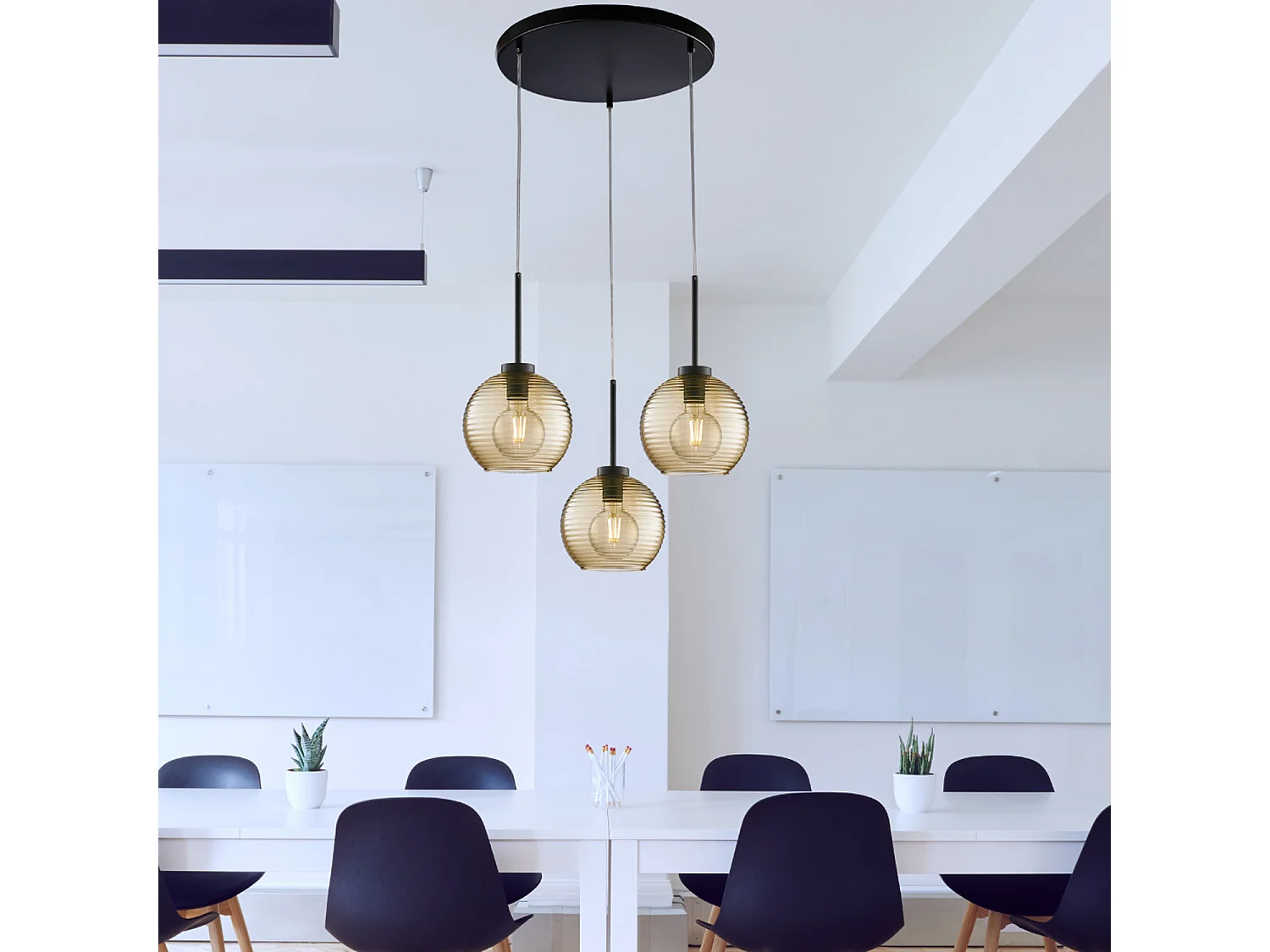 Ankara zawieszenie, czarne żelazo, szkło bursztynowe z paskami, kabel regulowany, 3 światła, Ø47