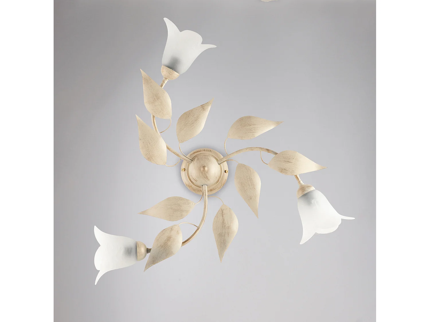 Plafonnier Olga fer ivoire, déco or antique, verre albâtre d.14, 3 lumières d.67 cm idéal pour salon cosy