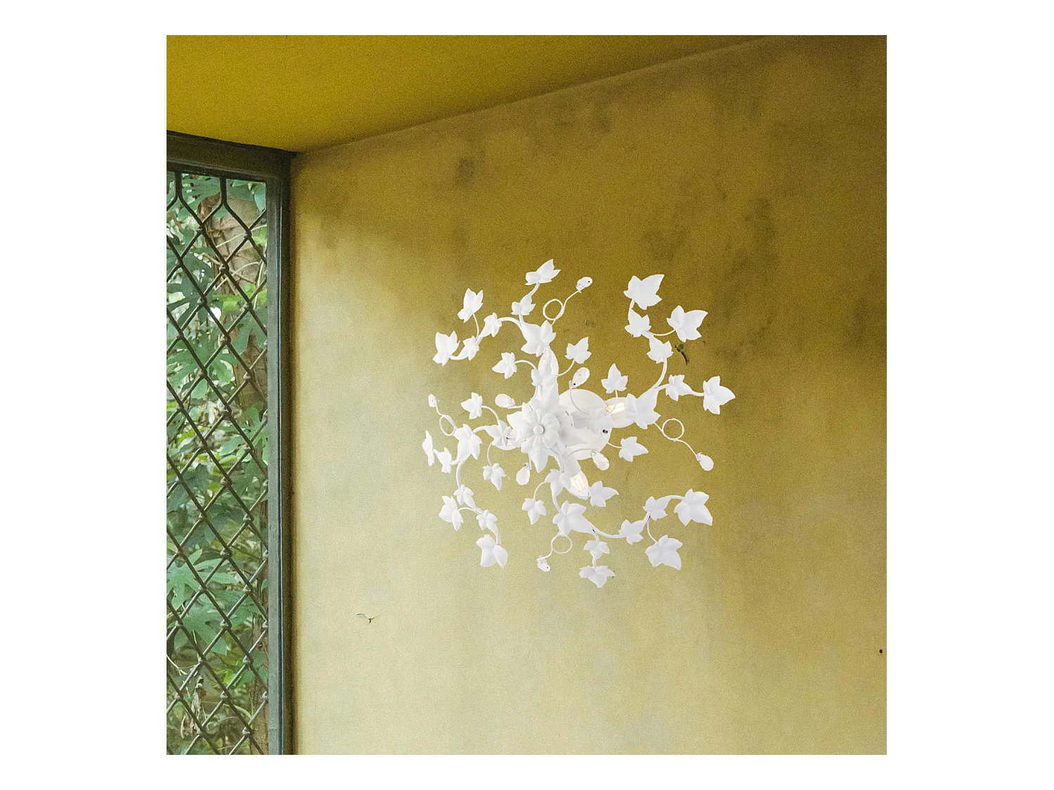 Edera Plafonnier en fer laqué blanc décoration effet shabby chic et strass cristal 4 lumières H.22 d.60 BL50-PL4-BCO