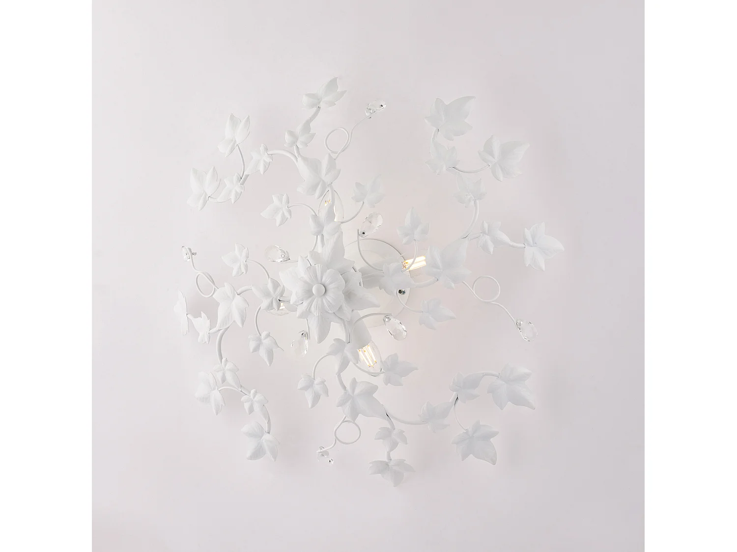 Edera - Lampa sufitowa z lakierowanego żelaza w kolorze białym z dekoracją w stylu shabby chic i kryształowymi cyrkoniami, 4 lampy, wys. 22 cm - Ø60 - BL50-PL4-BCO
