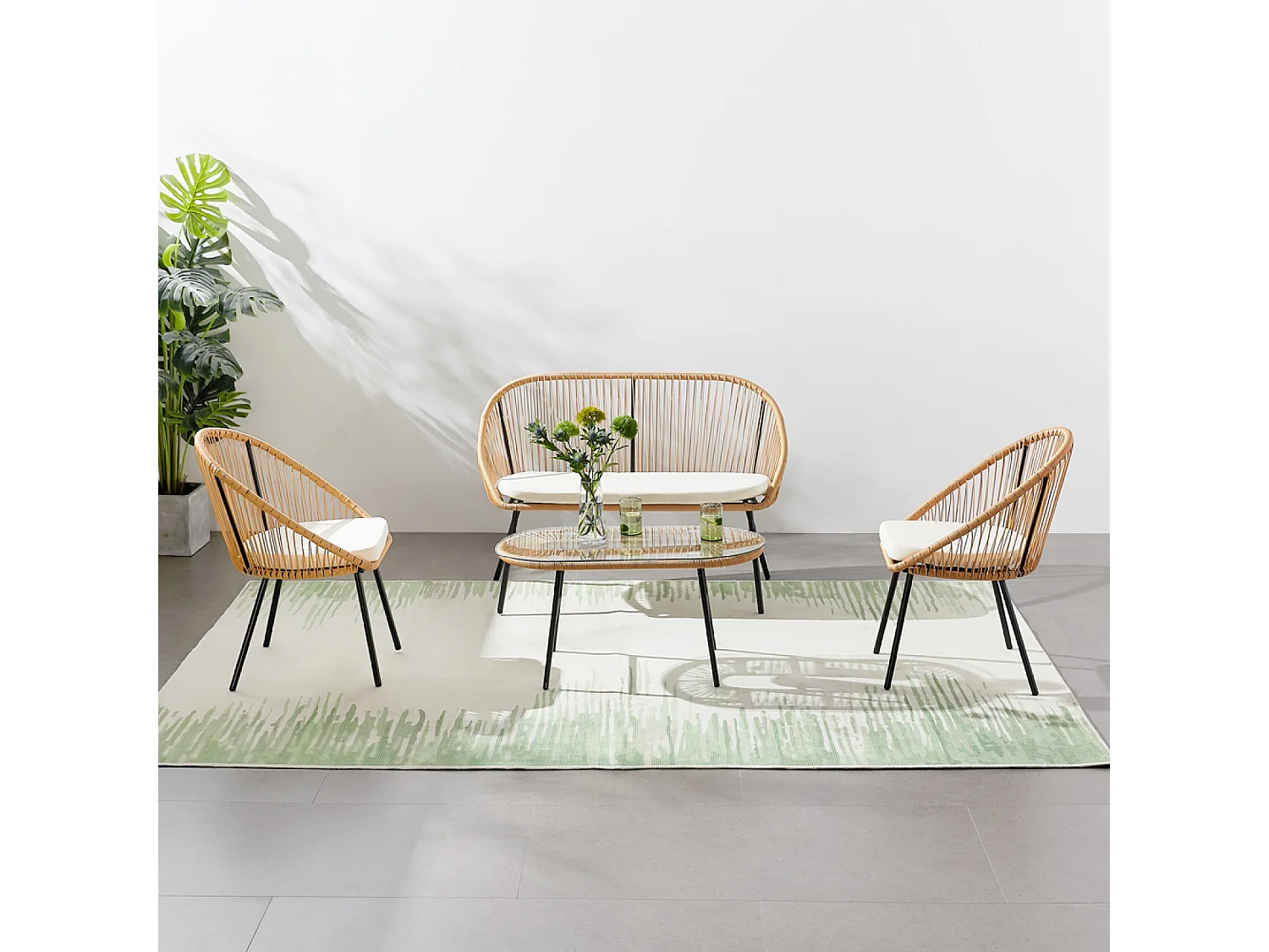 Salon de jardin 4 places esprit rotin naturel et coussins beiges Ravello