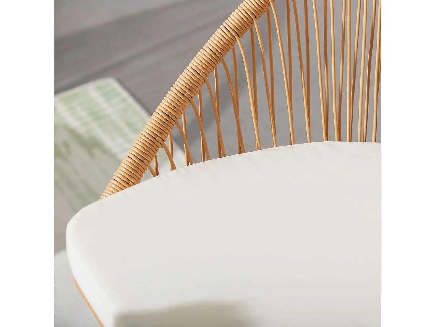 Salon de jardin 4 places esprit rotin naturel et coussins beiges Ravello