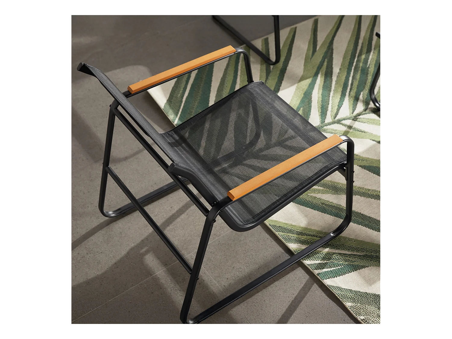 Salon de jardin 4 places en toile de polyester noir AURORA