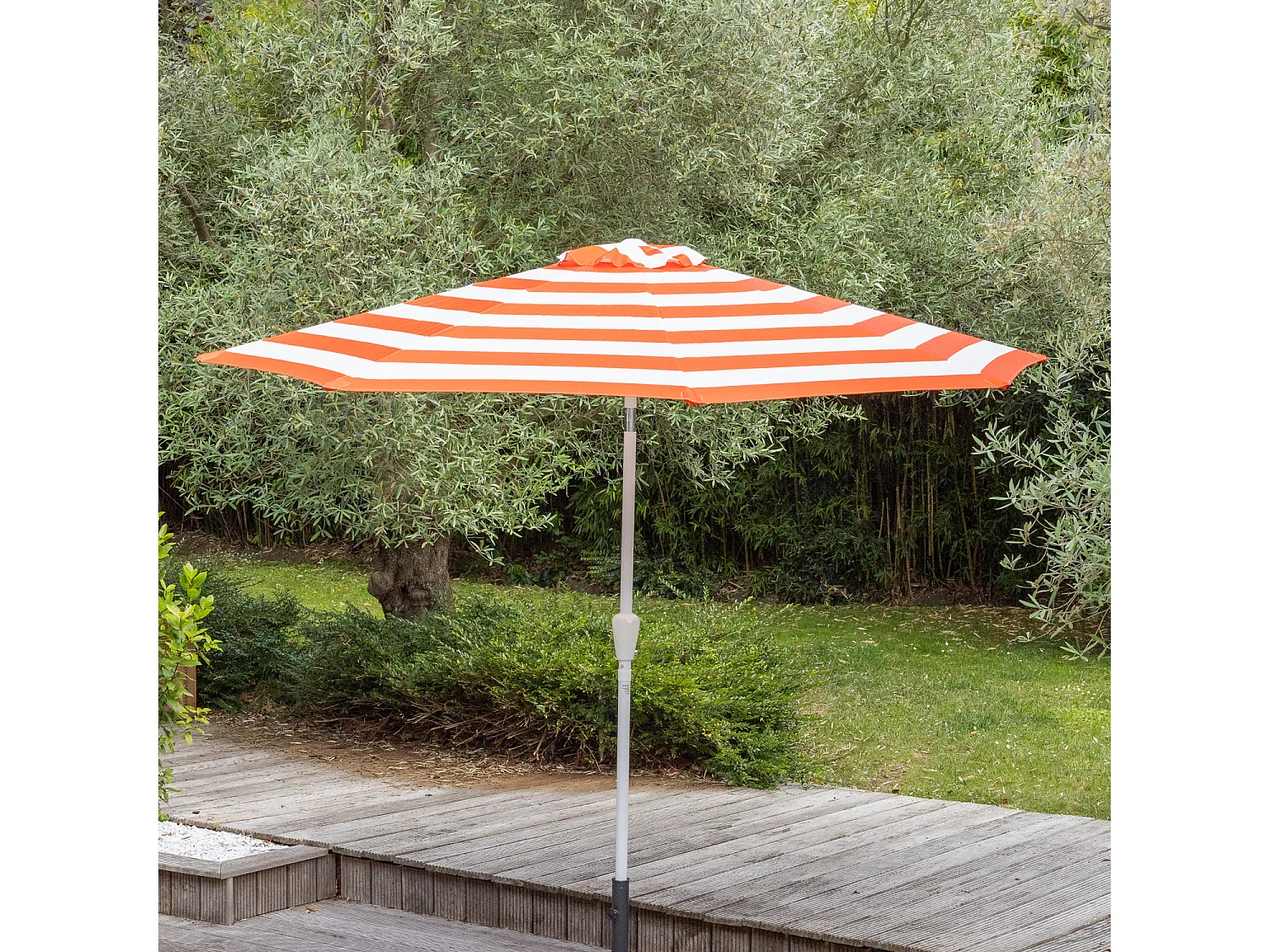 Parasol droit BANDOL rond 2,70m de diamètre à rayures orange