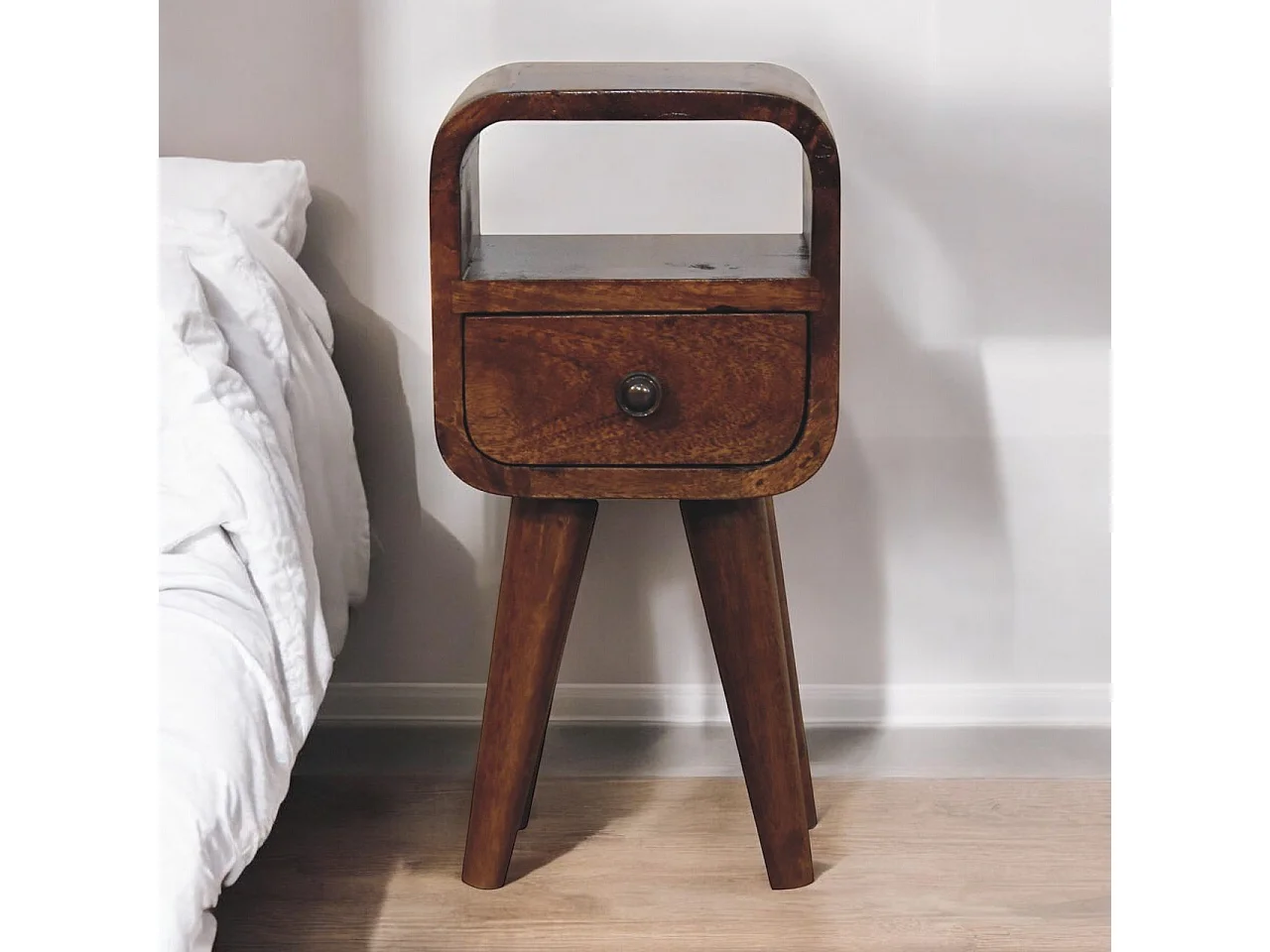 Artisan Furniture Table de chevet extra mini avec niche ouverte en bois massif finition châtaignier