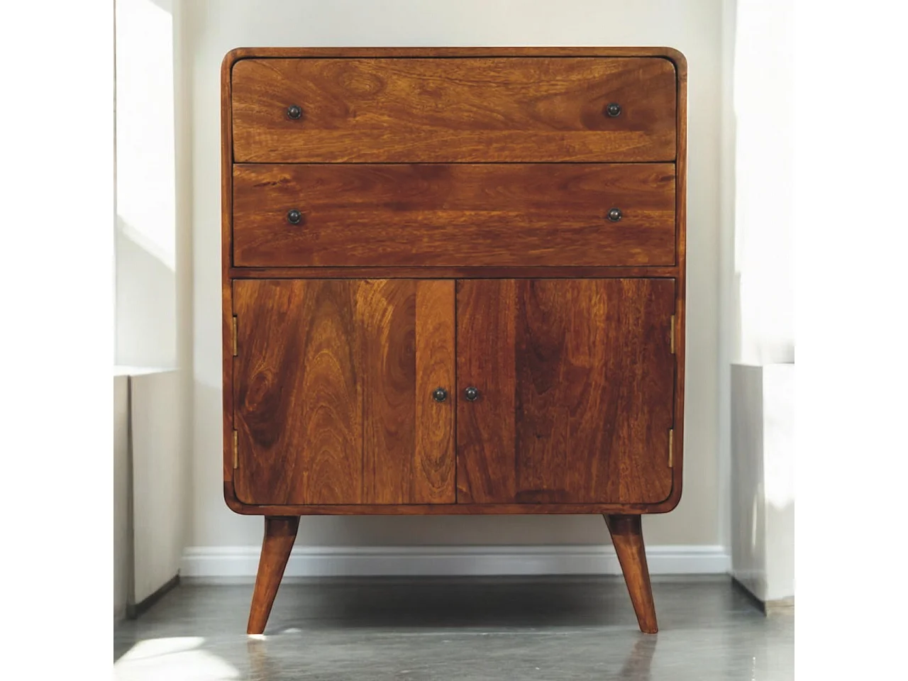 Artisan Furniture Gewölbter Nordic Charm Schrank aus Massivholz