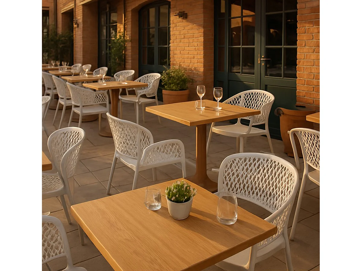 Lot de 6 chaises de jardin empilables en résine coloris blanc - Longueur 59 x Profondeur 56 x Hauteur 79 cm