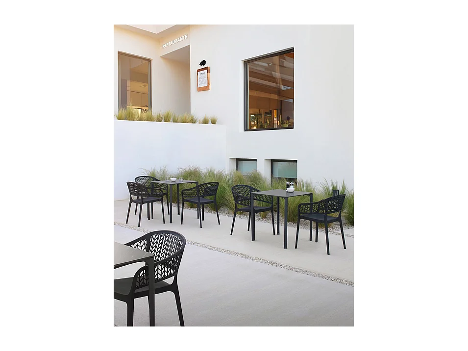 Lot de 4 chaises de jardin empilables en résine coloris anthracite- Longueur 59 x Profondeur 56 x Hauteur 79 cm