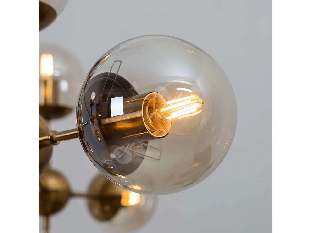 Grande suspension dorée à 12 sphères - Carolyn