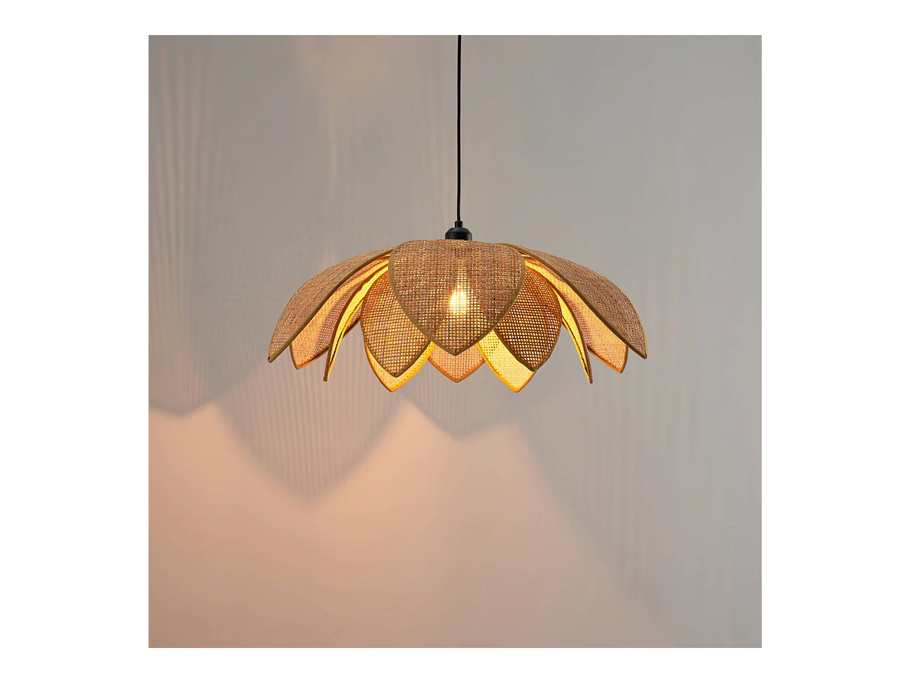 Suspension tendance en rotin tressé - Mariella