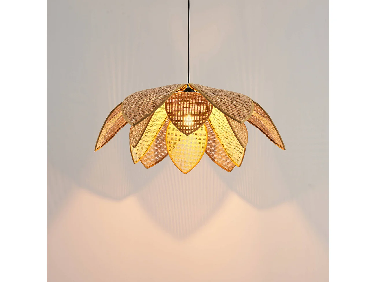 Suspension tendance en rotin tressé - Mariella