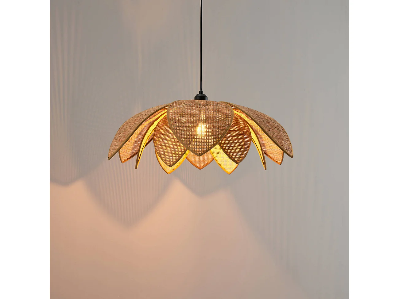 Suspension tendance en rotin tressé - Mariella