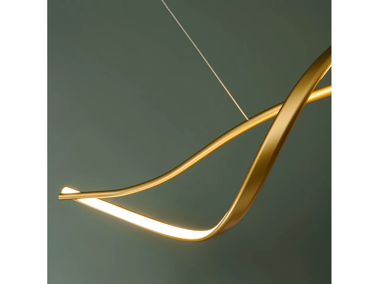 Grande suspension spirale dorée 120 cm de long - Lybella