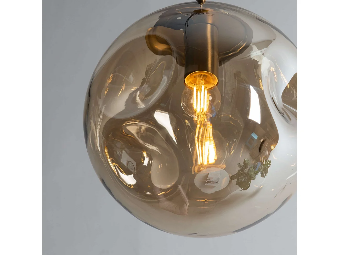 Suspension contemporaine à fossettes en verre ambré - Nourot