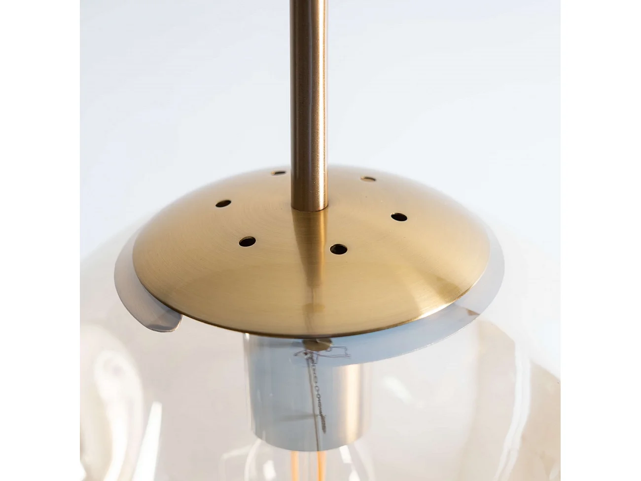 Suspension contemporaine à fossettes en verre ambré - Nourot